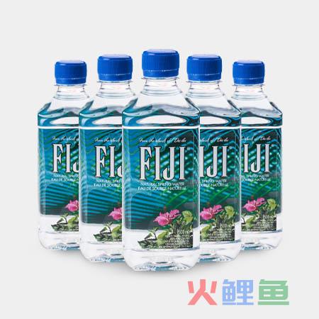 斐济水公司使用六种不同的标签设计