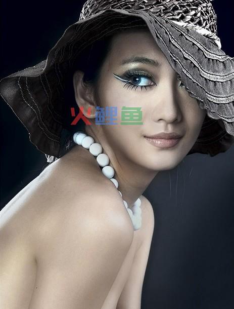 对比在线图片处理中的室内暖色人像和夏日清新人像处理