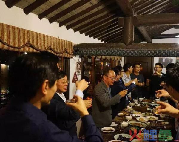 除了聚众饮酒，马云、马化腾、李彦宏、雷军等6位大佬对AI有重要指示