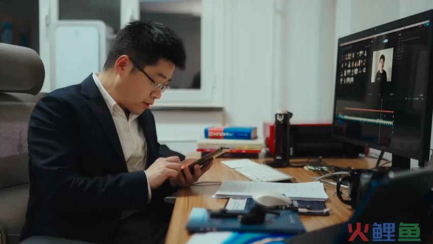 非典型博主出圈背后:冷门如何成为人人共振的热门