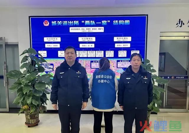 打女儿吸引人气、直播约架、飙车致3人灭亡：网红们，太疯狂了