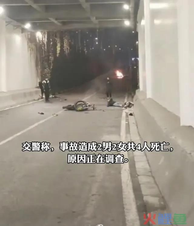 打女儿吸引人气、直播约架、飙车致3人灭亡：网红们，太疯狂了