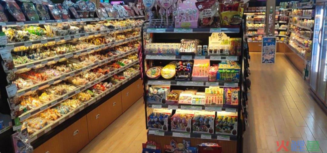 通胀压力加大，线下零食版的“拼多多”零食折扣店的机会来了？