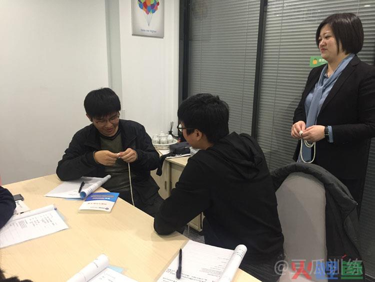 销售演讲：销售口才的训练技巧