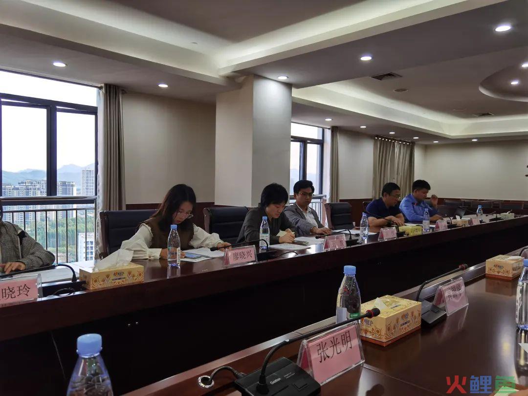 柳州市商务局一行到柳州工学院开展跨境电商人才培养调研工作(跨境电子商务对人才的)
