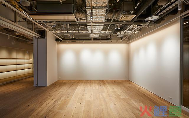 MUJI开美术馆了？！盒子摆展台，“一贫如洗”式设计？网友：你好像在玩一种很新的东西……