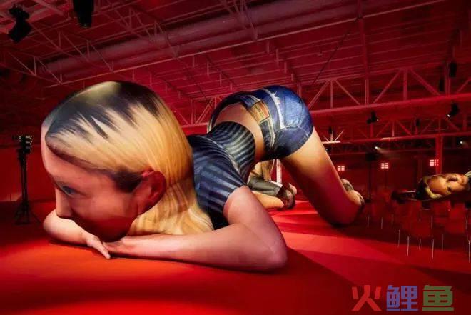 杜蕾斯杀进米兰时装周，网友：污到不忍直视！