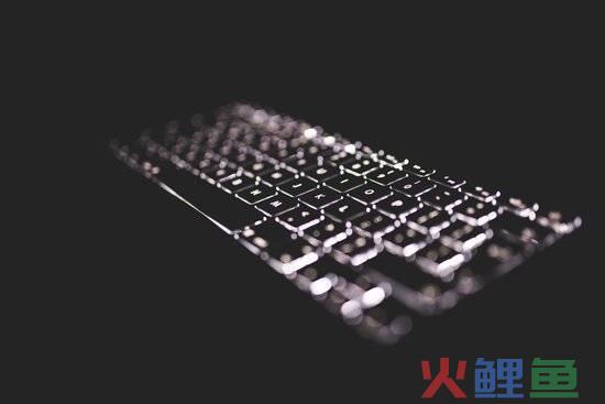 抓两头带中间(「县市动态」普格县“抓两头带中间”，助推基层党组织达标创优)