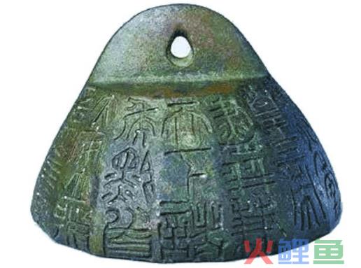 有权力才有数据，还是有数据才有权力？