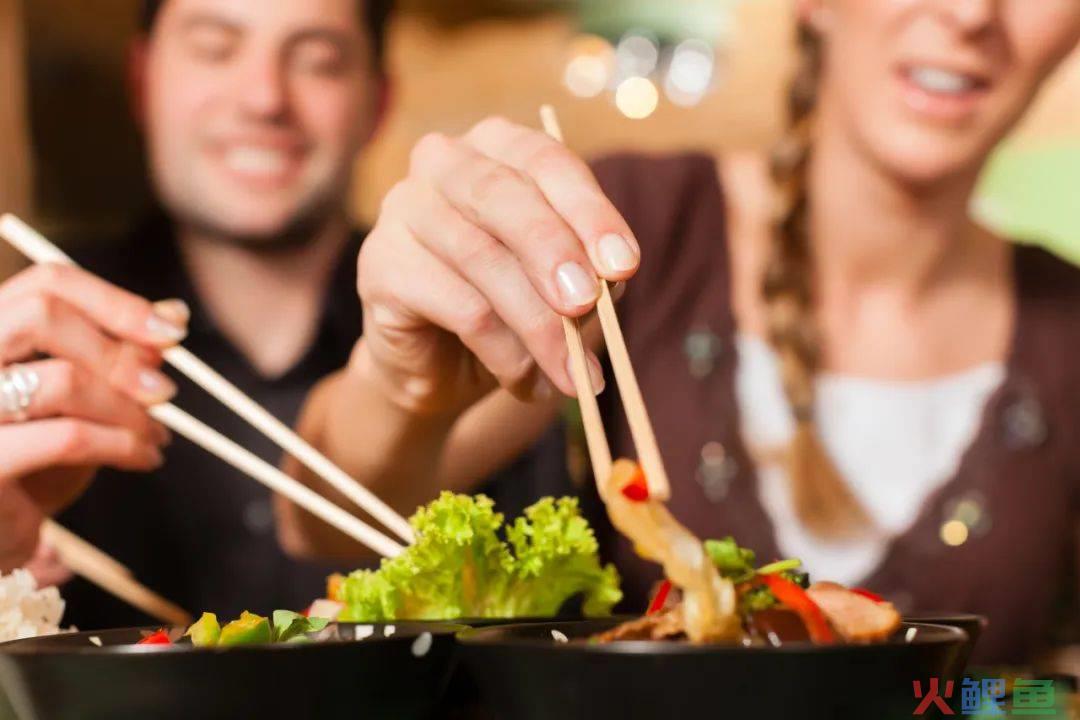 年轻人越变越“抠”，原价购物的都是大冤种？