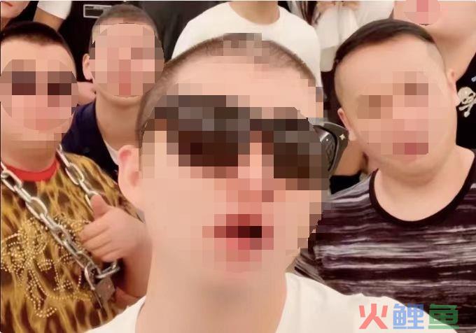 网红二驴玩转黑社会？封杀治不好快手的病