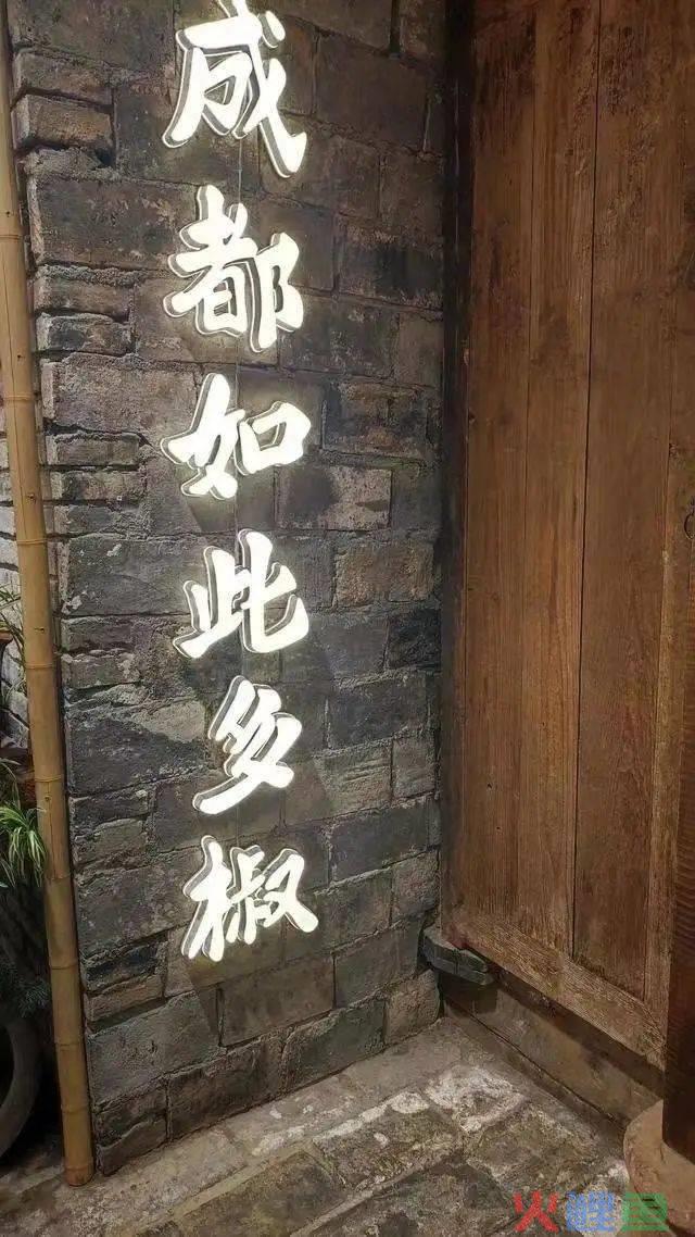 “笨手笨脚搬家公司”爆火，创意被网友笑上热搜