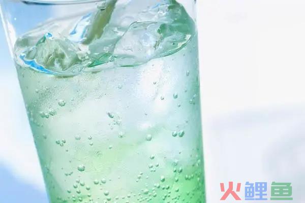 老汽水想赶新潮流，85%收入来自餐饮，南下更“难”