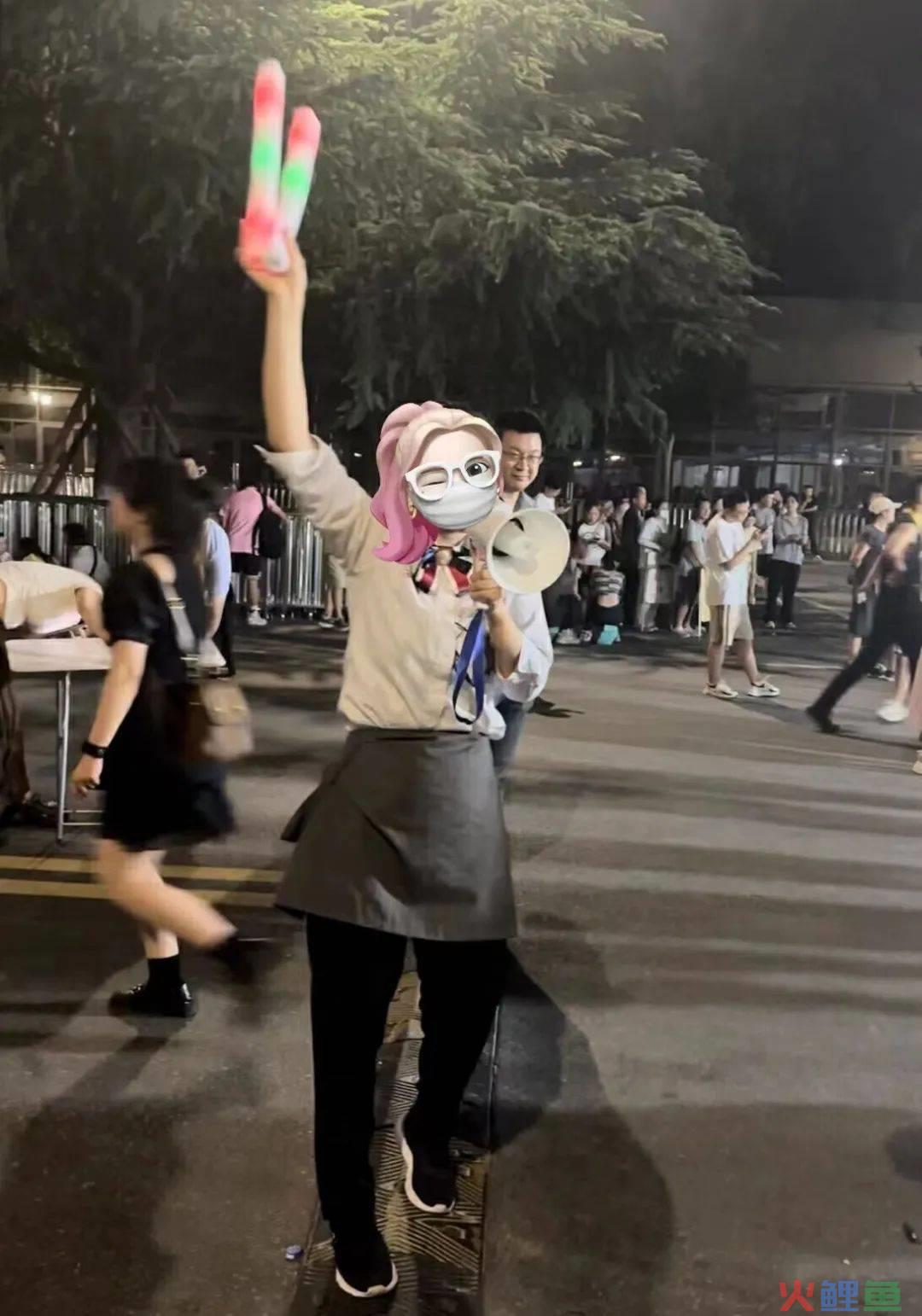 终于，海底捞向社恐妥协了！