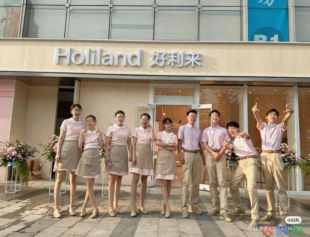 制服诱惑？海底捞的“特殊服务”越来越魔幻...