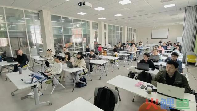 小白也能轻松了解！终究有人把元宇宙讲清楚了