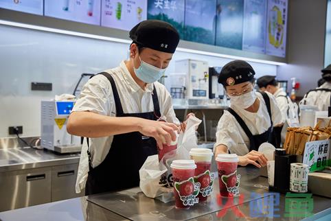 一年12亿杯,浙江县城的奶茶店,赚了“亿”元冲刺IPO