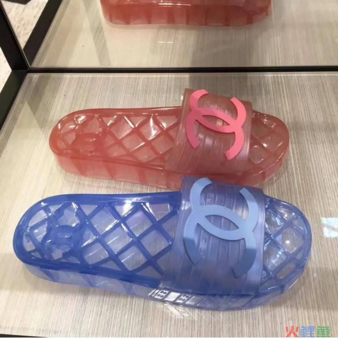 奢侈品史上“最疯癫”设计曝光，网友：玷污童年！