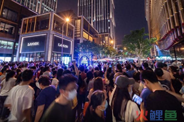 2023年爆火的8位网红，个个火得莫名其妙，个个赚得盆满钵满 