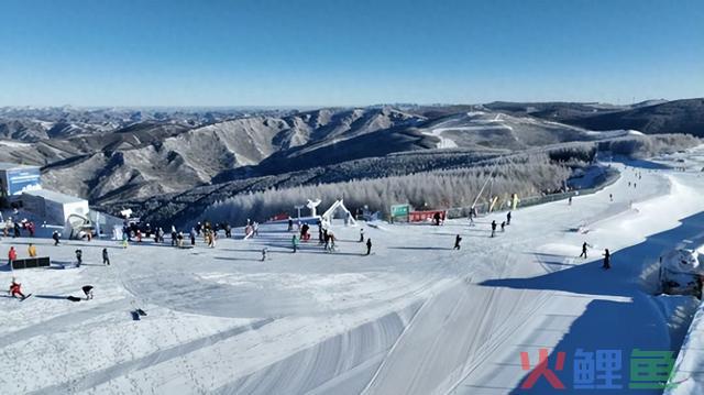 崇礼雪场老板用“免费”策略赚钱 香港小伙800天无间断打卡滑雪场 