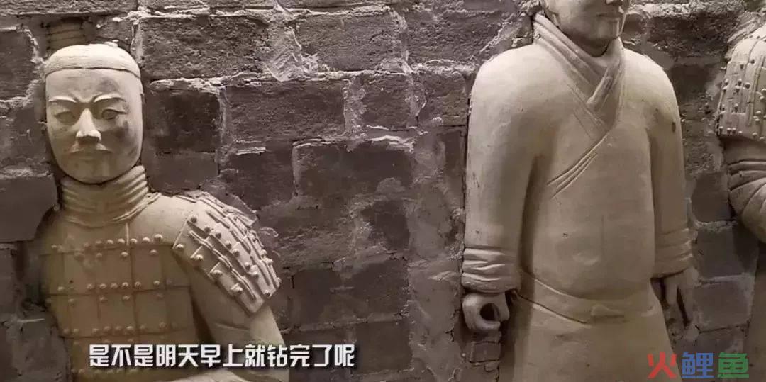 “殡葬风”LV曝光被群嘲，网友：吸血鬼聚会！