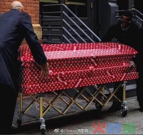 “殡葬风”LV曝光被群嘲，网友：吸血鬼聚会！