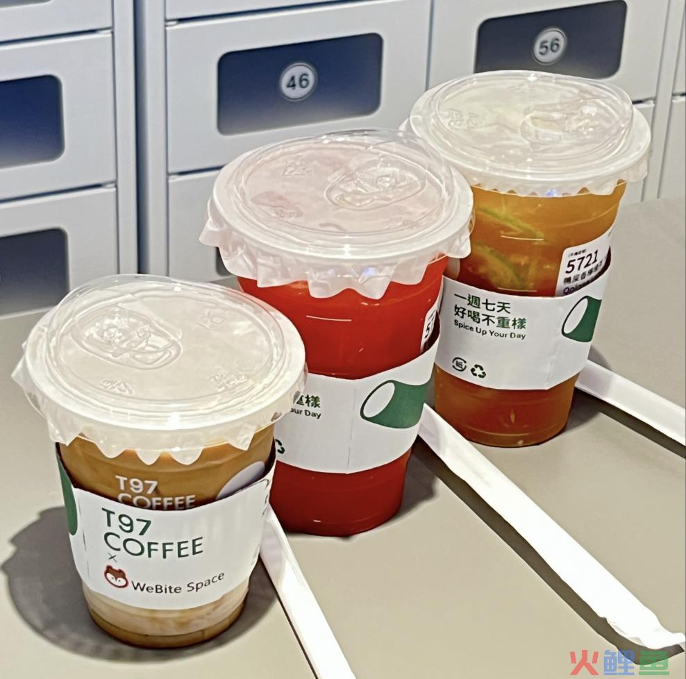 香港人排队送钱后，蜜雪们开始“北伐”香港开店