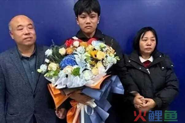 2023年爆火的6位网红，个个赚得盆满钵满，还有人几天支出上