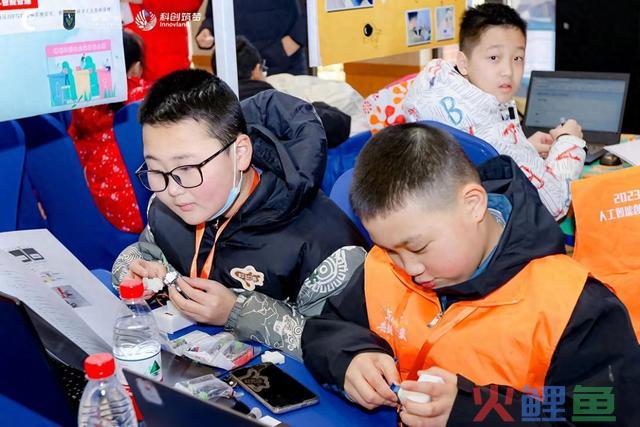 “AI时代原住民”如何看AI？感觉像解数学题，AI是一种思维方式 