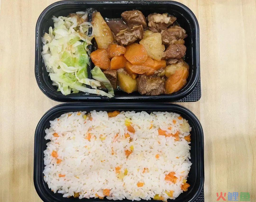 做「外卖」一年卖 20 亿,这家餐饮连锁凭啥?
