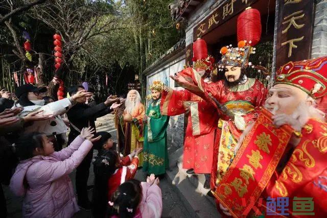 不求桃花只求财，情人节遭“毒打”